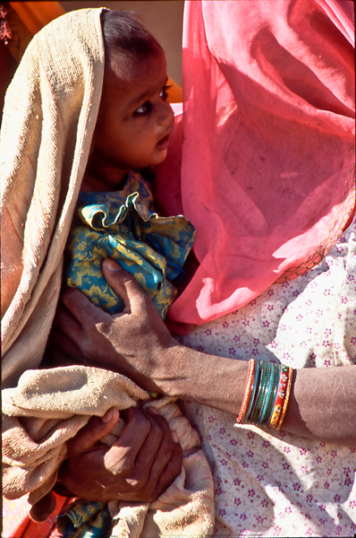 India-Babe-in-mother's-arms-Rajasthan